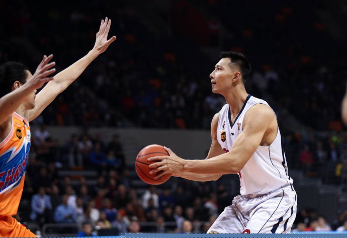 莱比锡6-0大胜法兰克福，迪奥曼德戴帽，鲍姆加特纳一射两传（莱比锡6-0横扫法兰克福，迪奥曼德上演帽子戏法，鲍姆加特纳一射两传）