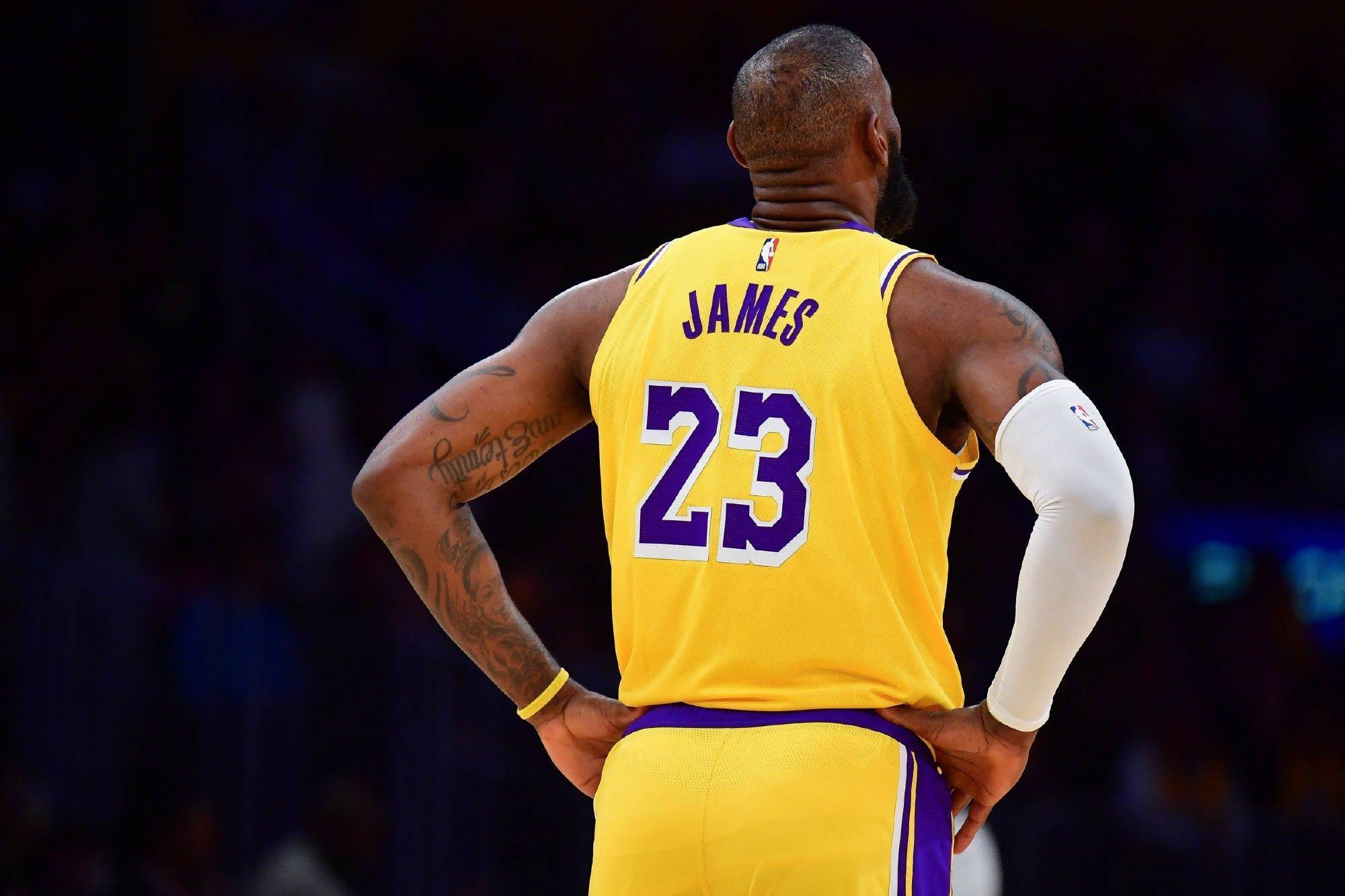 巴黎中场控制力全面升级（巴黎中场统治力全面提升）