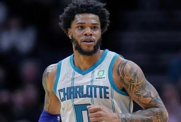 猛龙战胜开拓者终止两连败，成为本赛季第四支取得15个胜场球队（猛龙击败开拓者止住两连败，成为本季第4支达成15胜的球队）