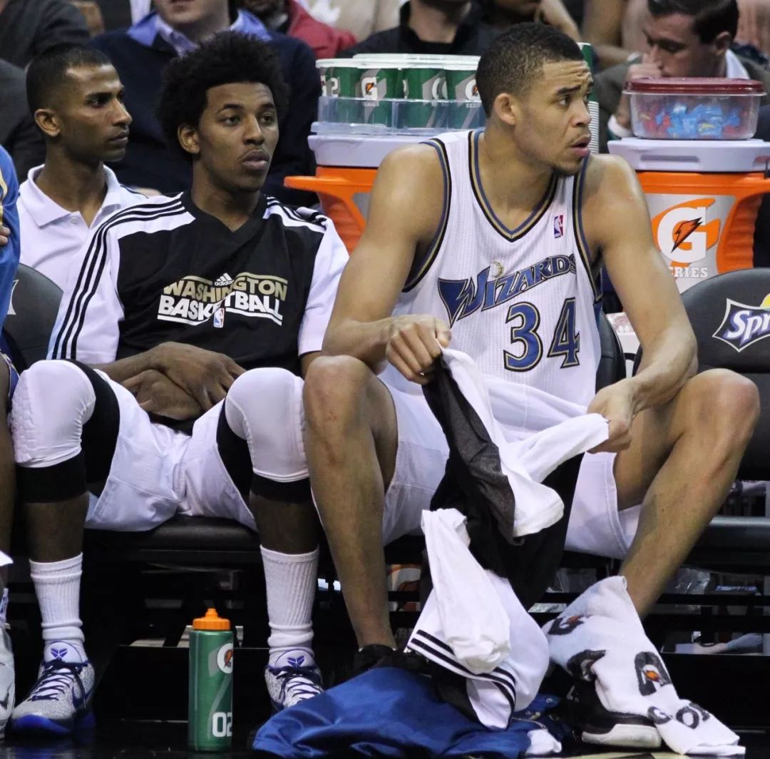 文胖：在雄鹿裁掉利拉德后，字母哥对雄鹿感到非常失望（文胖称：利拉德被雄鹿裁掉后，字母哥对球队极度失望）