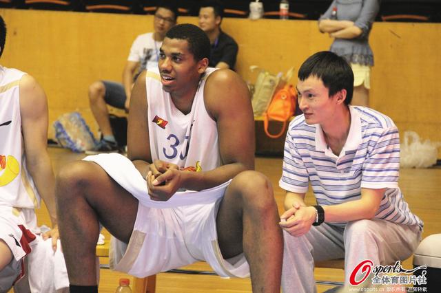 你必须知道的篮球伤病预防技巧（打篮球如何避免受伤：实用预防要诀）