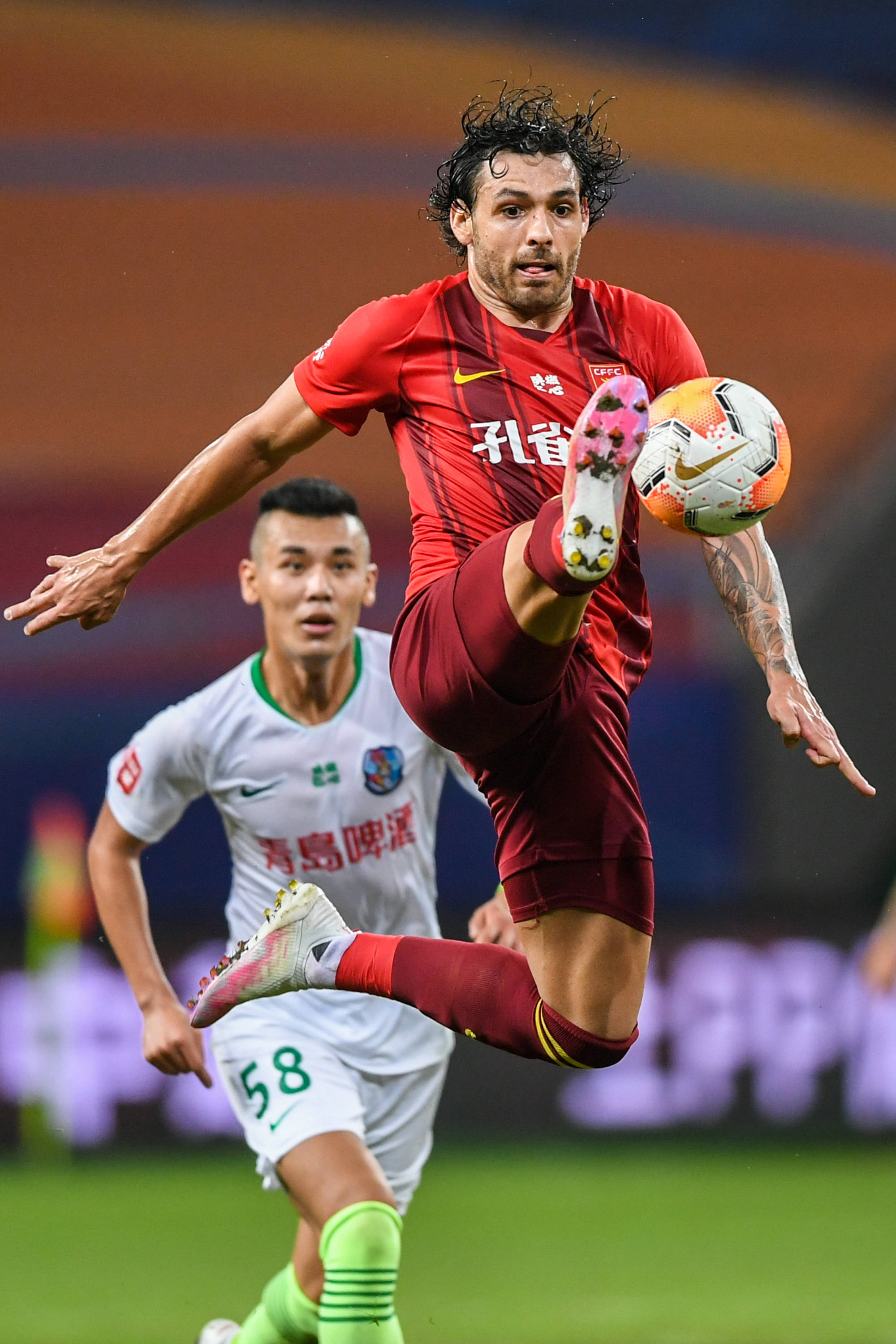 西班牙青训球队开除4名U16球员，他们曾为泄愤持刀威胁对手（因赛后泄愤持刀恐吓对手，西班牙一青训队解雇4名U16球员）