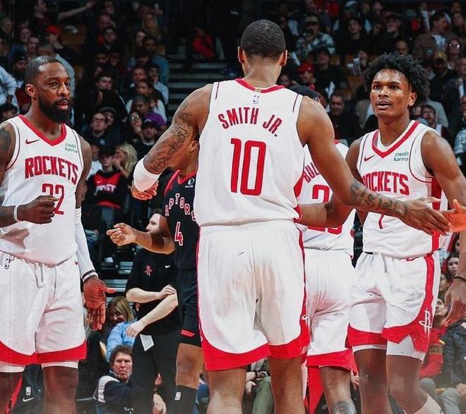 狼记：爱德华兹在末节告诉教练组，他不想按常规轮换下场休息（狼记：末节爱德华兹向教练组表态，拒绝按常规轮换下场休息）