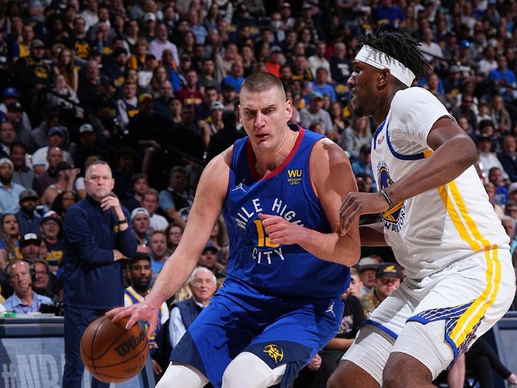 每体：德容未能参与赛前集中，能否出战本轮联赛成疑（每体：德容未随队参加赛前集合，出战本轮联赛存疑）