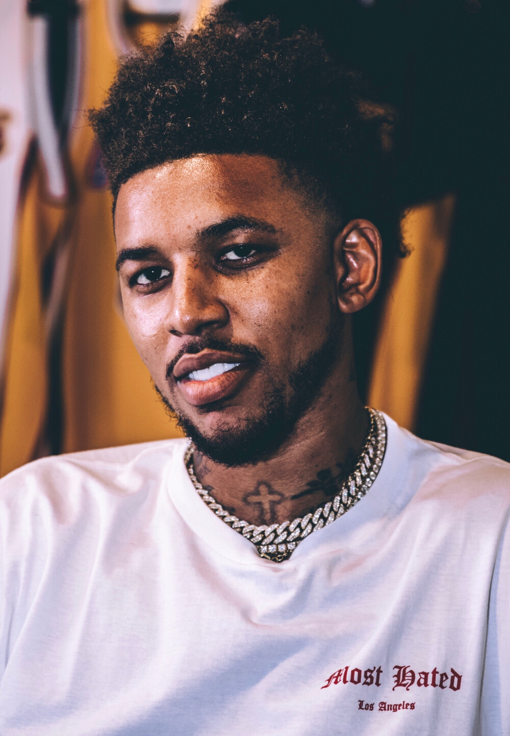 跟队记者：尤文仍在重点关注迈尼昂，球员的续约谈判陷入停滞（队记：尤文继续重点关注迈尼昂，其续约谈判已陷入僵局）