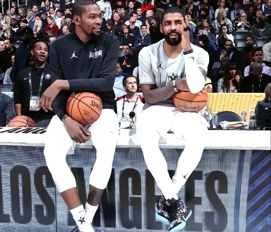 马背上的共生：马术里的优雅与默契（鞍上共舞：马术的优雅与默契）