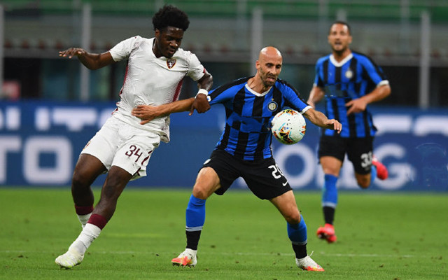 邮报：明年世界杯上下半场中段设强制补水时间，每次三分钟（邮报：明年世界杯每半场中段将设3分钟强制饮水暂停）