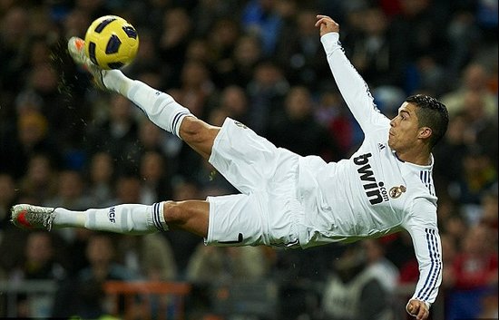 德天空：切尔西仍未正式报价西蒙斯，莱比锡坚持7000万欧要价（德天空：切尔西尚无西蒙斯正式报价，莱比锡坚守7000万欧标价）