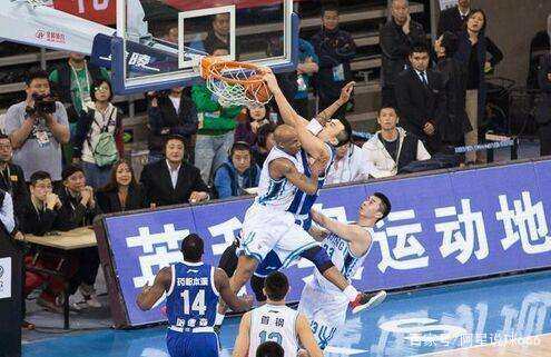 阿隆索帅位告急！皇马提前找好3位备胎：两位名帅+1名少帅（阿隆索下课警报拉响？皇马已锁定三大候选：两名名帅+一位少帅）