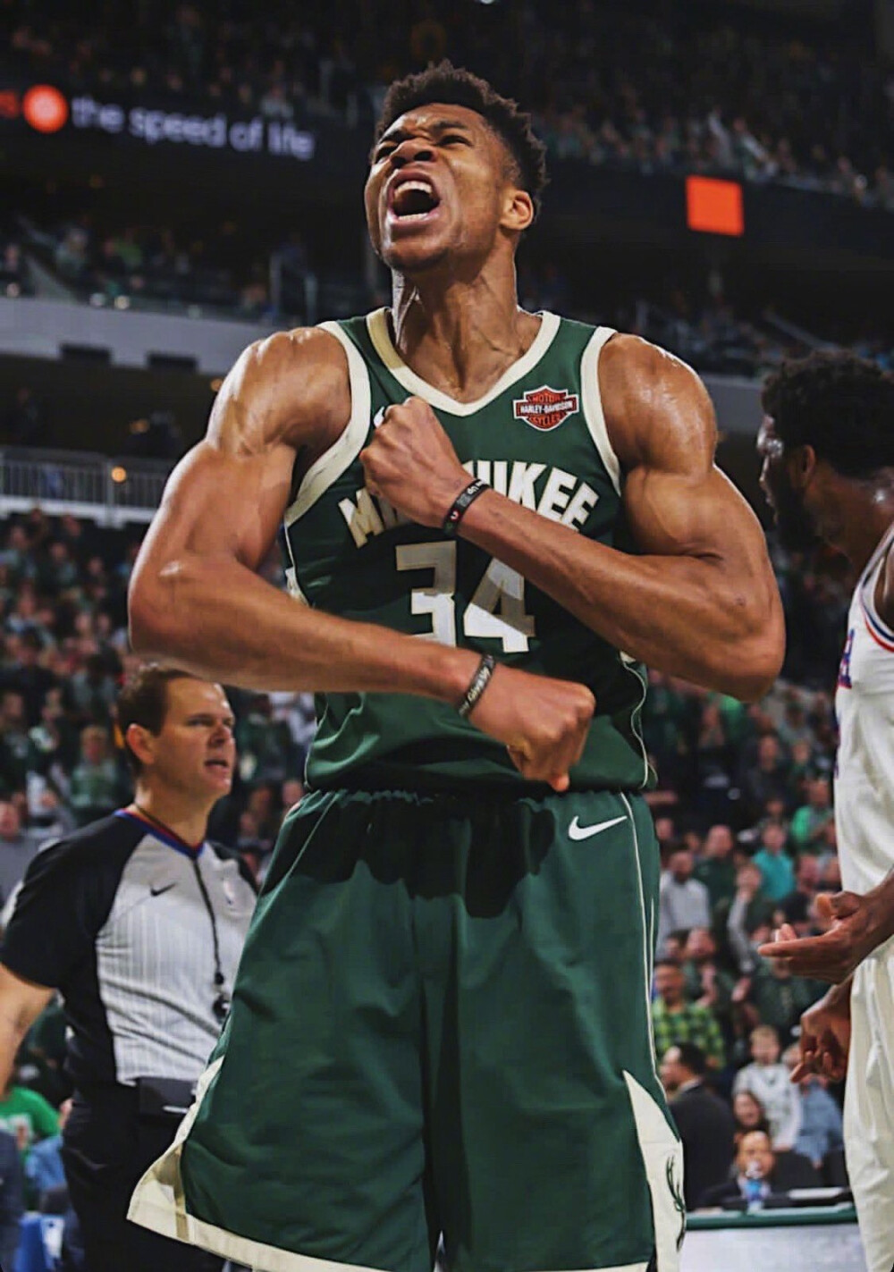 旧将佩内夫患肾癌需要手术，瓦伦西亚为其筹款（佩内夫罹患肾癌需手术，瓦伦西亚发起募捐）