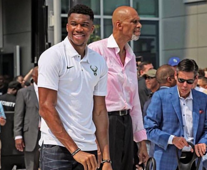 官方：米兰对阵恩泰拉的友谊赛将于11月14日18：30进行（官宣：米兰与恩泰拉的热身赛将于11月14日18：30开球）