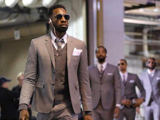 广岛主帅：能以一场胜利收官我感到高兴，比赛的过程极具挑战（广岛主帅：以胜利收官令人欣喜，比赛过程充满挑战）