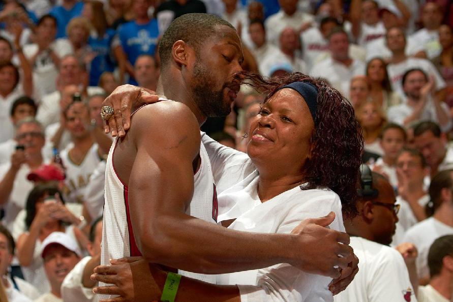 帕森斯称邓肯排名高于科比引热议（帕森斯断言邓肯高于科比，争议四起）